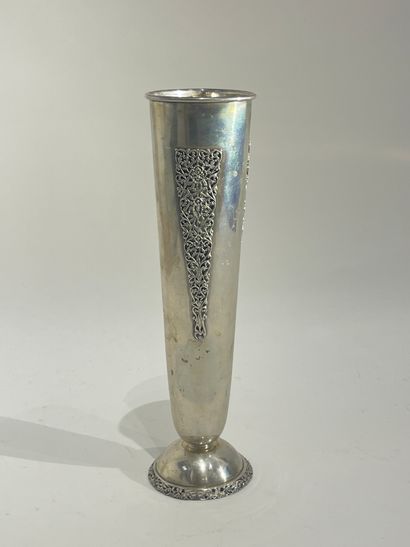 null Italian silver vase with openwork foliage. Weight: 452.5g. (dents) ht: 31 c...