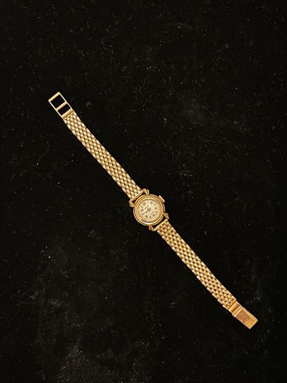 null Wristwatch in yellow gold 750 mm. Round case. Dial signed Obermont. Soft link...