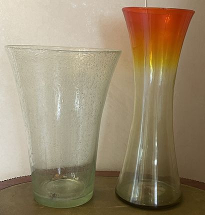 null Set of vases including bubble glass from Biot (ht: 34 cm), diabolo in orange...