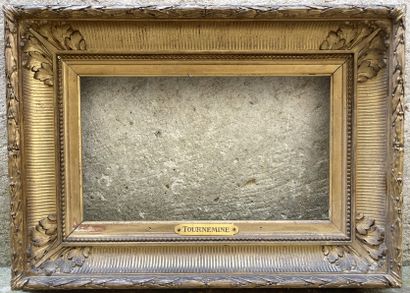 null Carved and gilded wood frame decorated with canals and acacianthus leaves in...