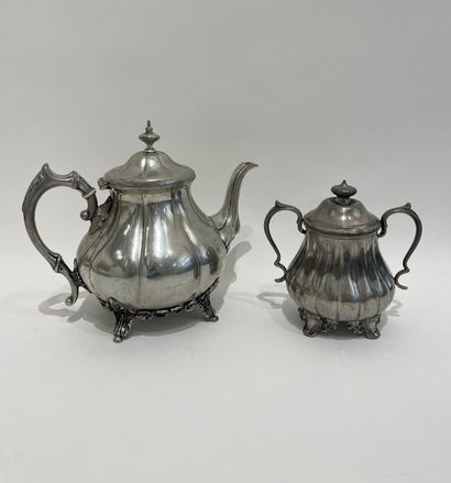 null Edmond TETARD ( 1880-1903). Part of an 800mm silver tea/coffee service comprising:...