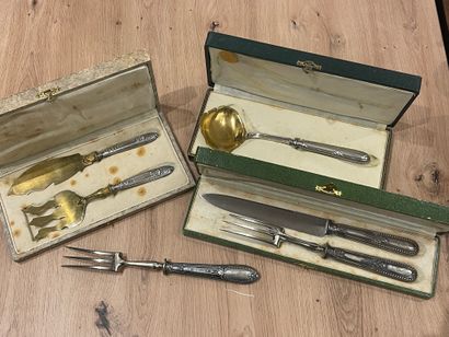null Mismatched lot comprising: a Minerve hallmarked silver serving spoon, vermeil...