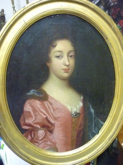 null Ecole Française du XVIIème, 

portrait d'une dame de qualité, 

huile sur toile...