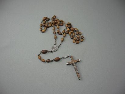 null Chapelet en métal argenté, orné de boules et d'une croix en buis