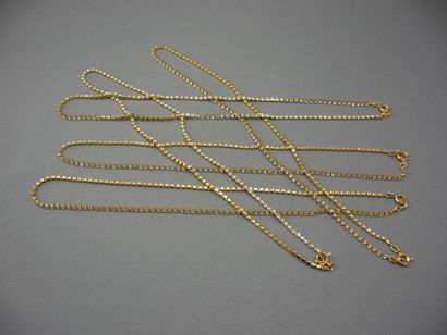 null Lot de 5 colliers ligne en métal doré articulé, sertis de cristaux similis....