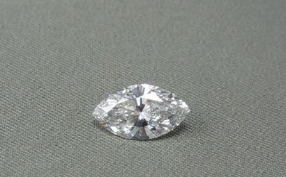 Un Diamant Un Diamant

de forme "Marquise" taille brillant sur papier.

Poids: 2...