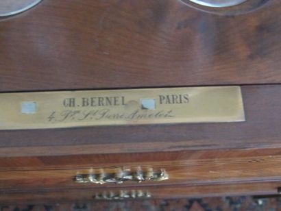Charles BERNEL, successeur de Lhoste à Paris Bar dissimulé dans une commode à mécanisme...