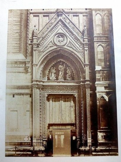 ANONYME. ANONYME. Etude de portail d’église. Circa 1860. Tirage sur papier salé,...