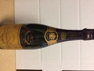null 1 bouteille CHAMPAGNE Veuve Clicquot 1983 (ela) 
