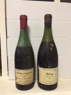 null Ensemble de 2 bouteilles : 1 bouteille VOLNAY 1953 (es, MB) ; 1 bouteille CHARMES-CHAMBERTIN,...