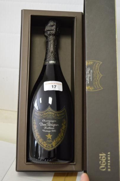 null 1 bouteille CHAMPAGNE "Dom Pérignon", Moët & Chandon 1990 (Oenothèque, en coffret)...