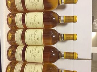 null 6 bouteilles CH. D'YQUEM, 1° Cru Supérieur Sauternes 1999 (els, 1 etlt, 1 etla)...