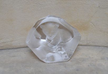 null Mats JONASSON pour MALERAS - SUÈDE, Presse-papier en cristal gravé d'un ourson....