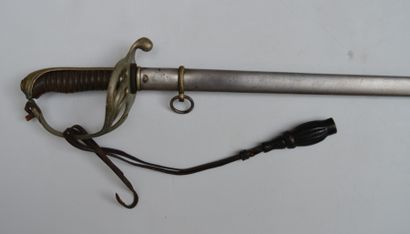 null Sabre d'Officier d'infanterie modèle 1882, poignée en corne, monture en métal...