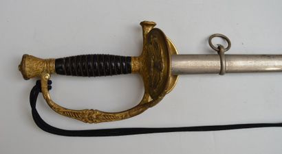 null Epée d'officier, manufacture d'?armes de Châtellerault 1912, avec son fourreau...