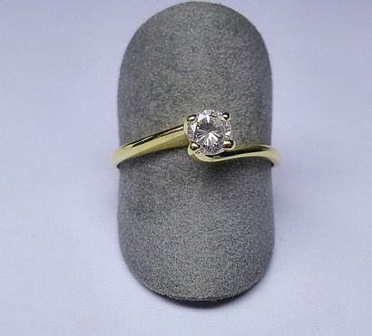 null Bague or jaune anneau décalé sertie d'un diamant pour 0,30 ct. env. Or : 2,01...