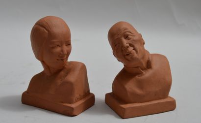 null Gaston HAUCHECORNE (1880-1945), couple de chinois en buste, argile, signé, Haut.:...