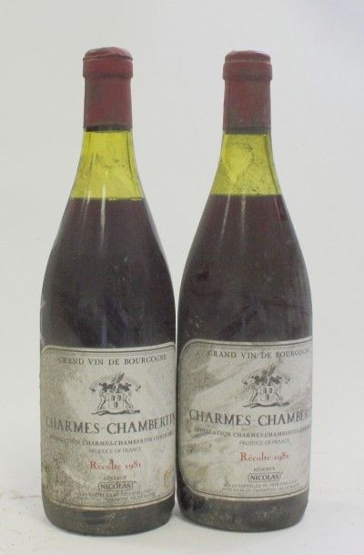null 2 Bouteilles Charmes Chabertin - Nicolas 1981 Niveaux : 3,5cm et 4cm 