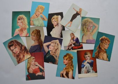 null Brigitte BARDOT, ensemble de 13 cartes postales couleur, certaines d'après Sam...