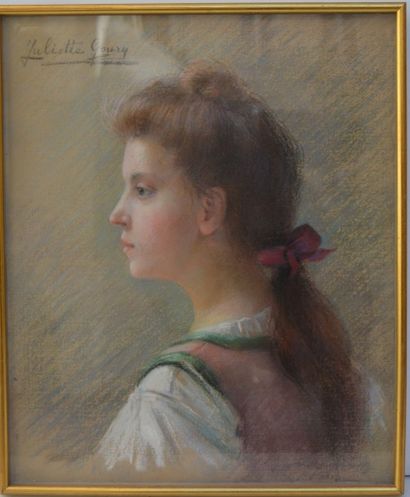 null Juliette GOURY (1878-1954), Profil de jeune femme au ruban, pastel, 46 x 37...