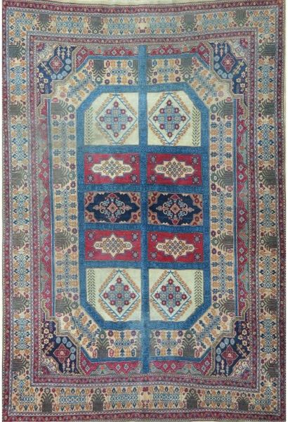 null Fin BIDJAR (Iran), début 20ème siècle, décor européen

Champ rubis à semis de...
