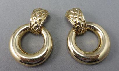 CHAUMET CHAUMET. Importants Pendants d'Oreilles en or, le pendant de style créole...