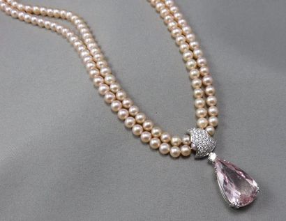 JIZMEIAN. JIZMEIAN. Collier composé par 2 rangs de perles de culture de couleur rose...