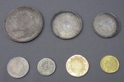 null LOT de Pièces composé de 2 pièces en or du Cambodge de 1860, poids total: 5,10...