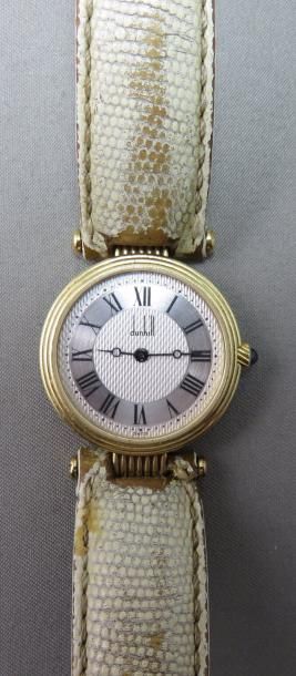DUNHILL DUNHILL. modèle "Vendôme" Montre bracelet de dame en or, boîtier de forme...