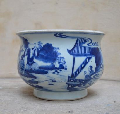 null CACHE-POT de forme balustre en porcelaine à décor bleu de paysage animé. Chine,...
