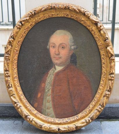 null Ecole FRANCAISE du XVIII ème, Portrait d'homme, huile sur toile ovale. 64 x...