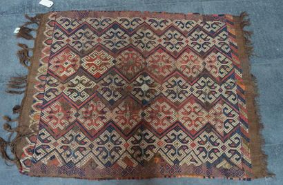 null KONYA, tapis kilim en laine et poils de chèvre. Turquie. 136 x 105 cm.