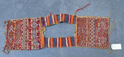 null SAC de SOUK en laine polychrome. Maroc. Longueur totale: 96 cm.