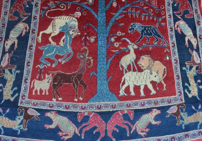 null TABRIZ tapis persan en laine polychrome à décor d'arbre de vie et d'animaux...