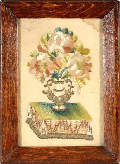null Ecole FRANCAISE du XIX ème, Vase au bouquet de fleurs, broderie sur papier....