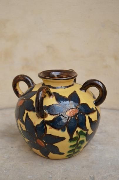 null Jeanne CHARVIER à Annecy, Vase en céramique à décor de fleurs, Haut.: 18,5 ...