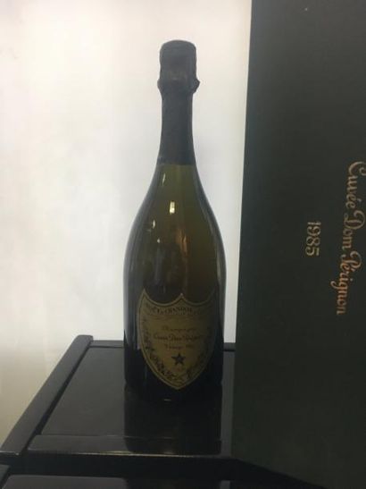 null 1 bouteille CHAMPAGNE "Dom Pérignon", Moët & Chandon 1985 (coffret)