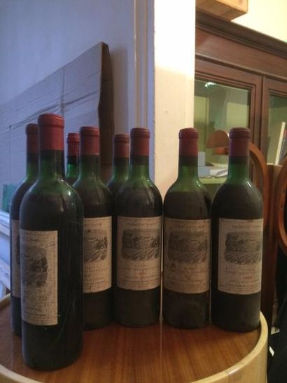 null Ensemble de 8 bouteilles comprenant : 7 bouteilles Château DUHART-MILON, Pauillac,...