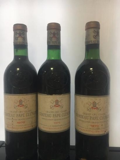null Ensemble de 3 bouteilles : 1 bouteille CH. PAPE-CLEMENT, Pessac-Léognan 1975...