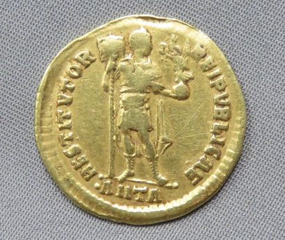 PIECE SOLIDUS VALENTINIEN EN OR A 999°/00 Pièce Solidus Valentinien en or à 999°/00...