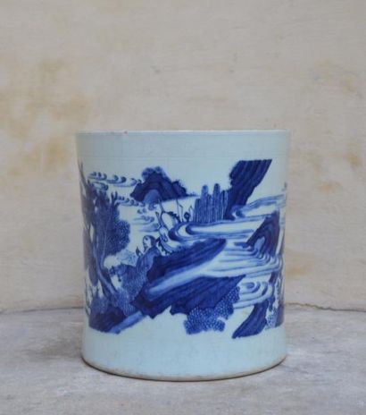 null CACHE POT en porcelaine de couleur bleu et blanc. Chine, fin XIX-début XX ème....