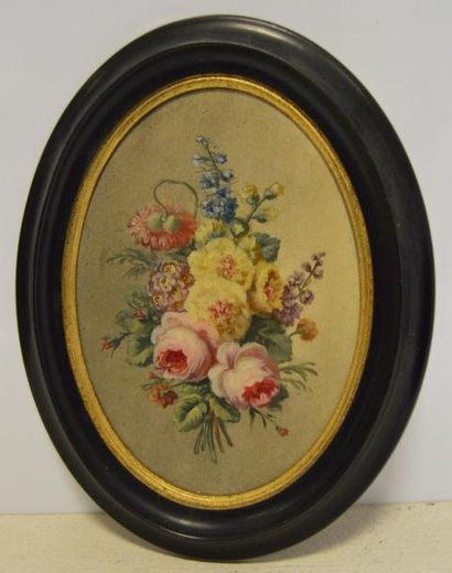 null Ecole FRANCAISE vers 1900, bouquet de fleurs, huile sur panneau. 16 x 12 cm...