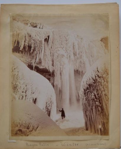 null ANONYME début XX ème, les chutes du Niagara gelées en 1911, deux tirages albuminés....