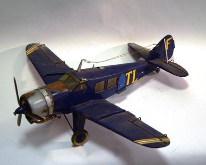 null Maquette d’avion militaire français, monomoteur FTL. 66 x 55 cm.