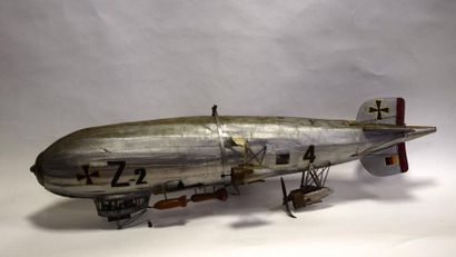 null Maquette de grand zeppelin militaire allemand, en bois et papier Z 2 – 4, Larg.:...