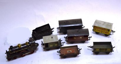 null HORNBY « O » : rame anglaise avec locomotive 220 – wagons marchandises et fourgon...