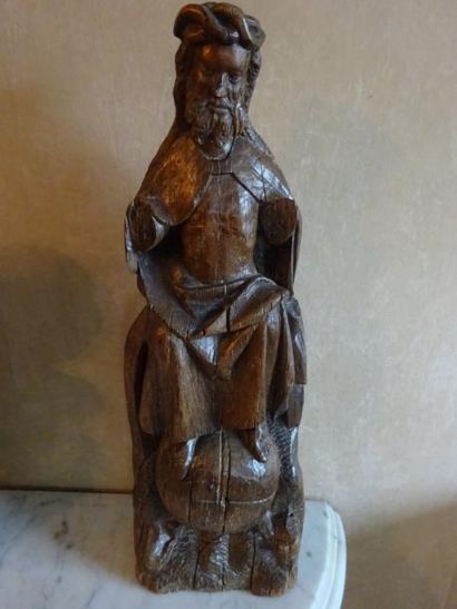 null CHRIST en Majesté en chêne sculpté. France, XVI ème. Haut.: 50 cm.