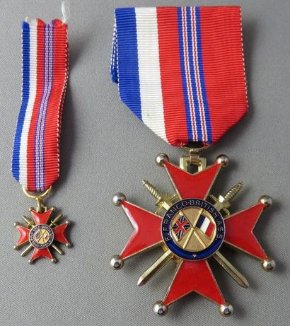 null Décoration Croix Franco British Association 1940/1944 et sa Miniature en bronze...