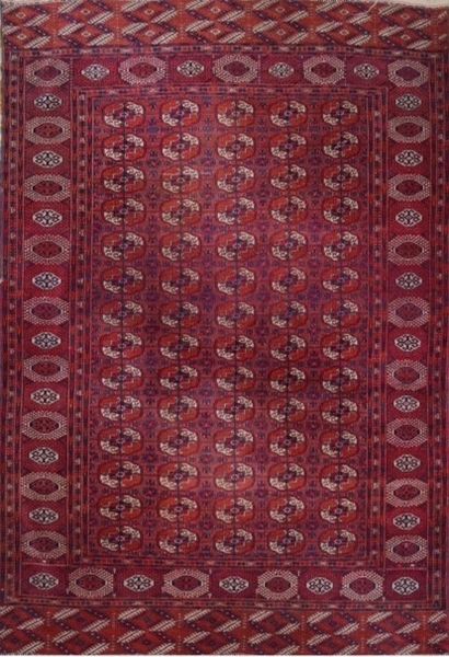 null Tapis BOUKHARA. Milieu XX ème. 325 x 214 cm.