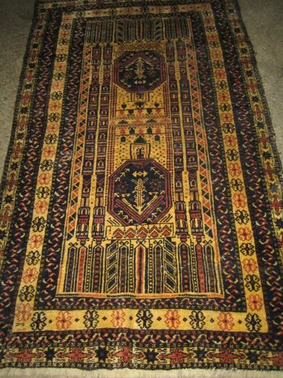 null BELOUTCH-AFGHAN, vers 1985. 204 x 120 cm. (lisières à réviser)